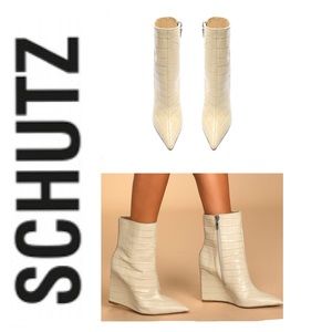 🐘🐘 Schutz Wedge Booties